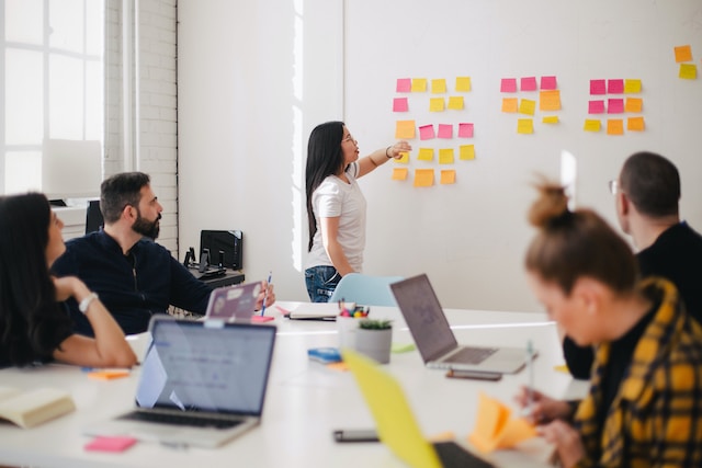 managing-through-dry-erase-board